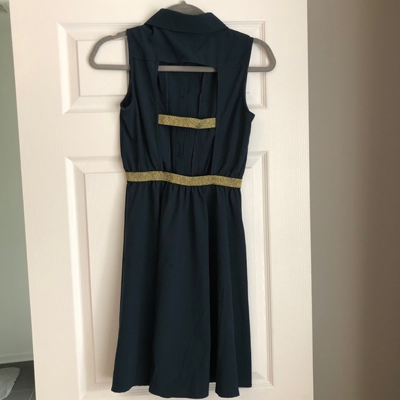 Ya Los Angeles Sleeveless Collar Pleated Front Dress Small - Picture 3 of 9